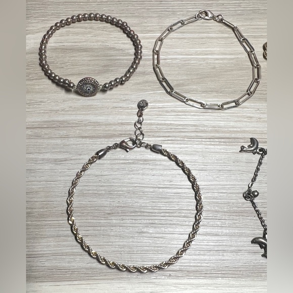 Lot Of Trendy Assorted Mixed Metals Silver & Gold Tone Bracelets - Picture 2 of 6